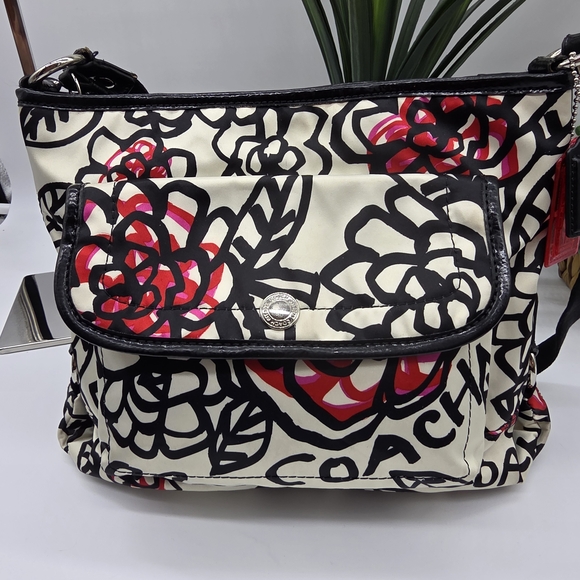 Coach Poppy Graffiti Daisy Kyra Black Red Tote Purse Wallet Wristlet Bag 7 Peice - Picture 12 of 16